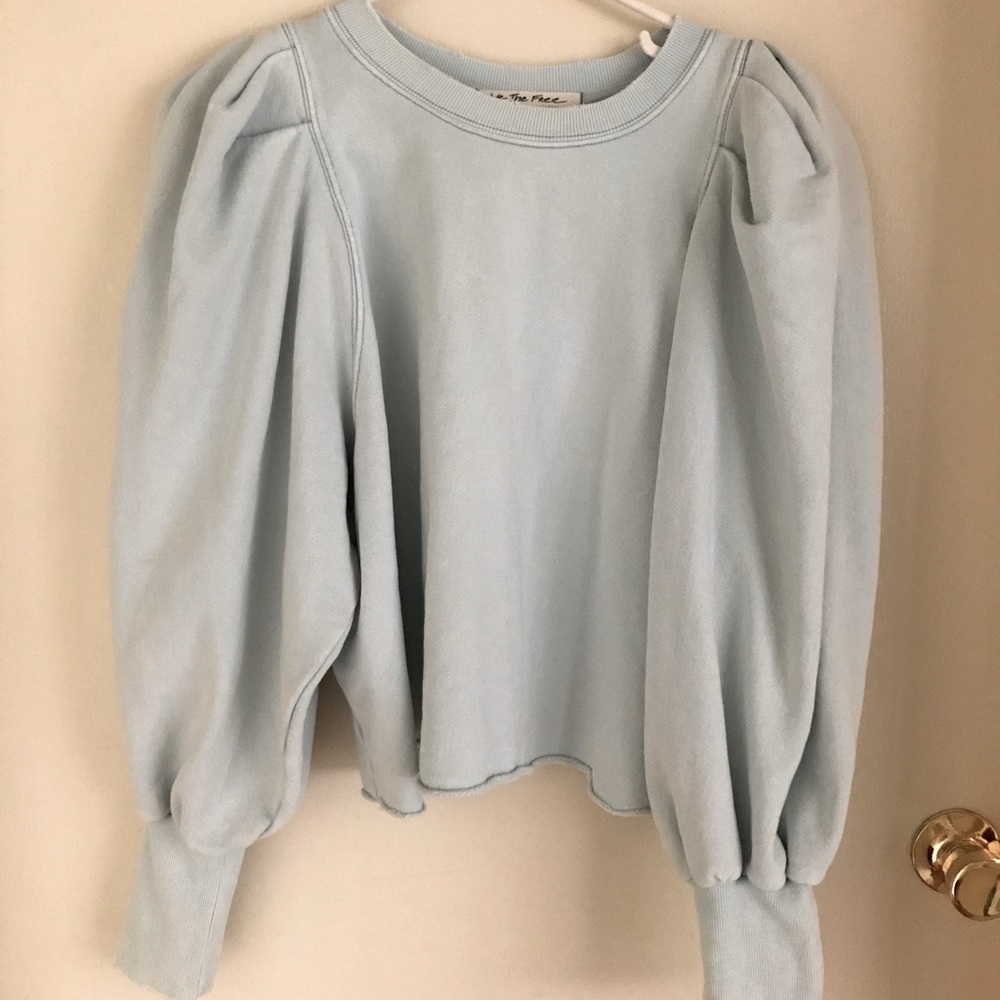 Puff sleeve sweatshirt.